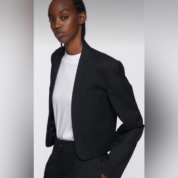 KOTN Women's Short-Waisted blazer in Black XS - Picture 2 of 10